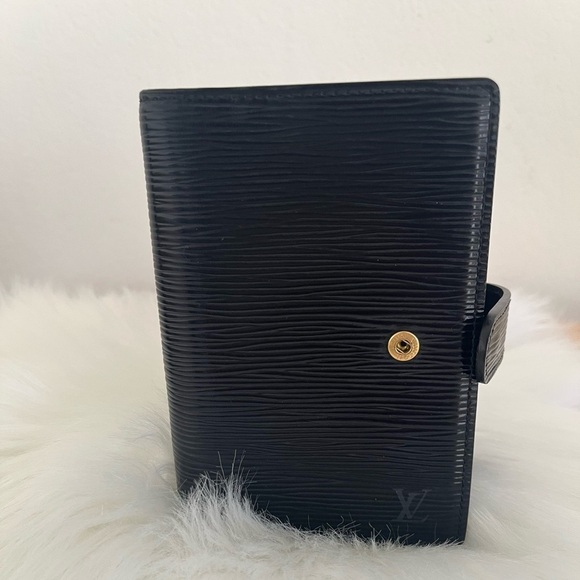 Louis Vuitton black Epi Agenda PM Passport Holder Circa 1995 Vintage - Picture 3 of 16
